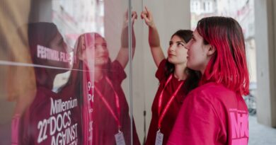 Zaproszenie na Festiwal Millennium Docs Against Gravity w Kinie Muza