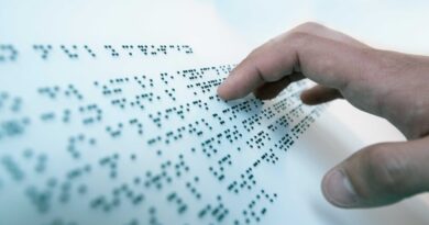 foto. 1 Karta z pismem punktowym Braille'a